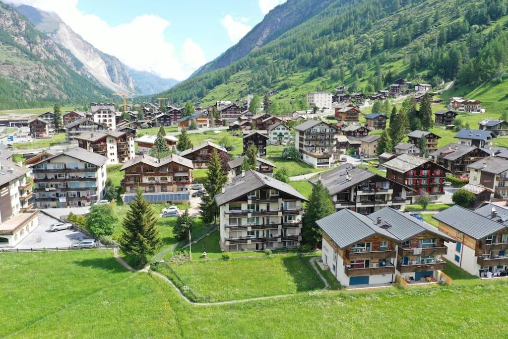 Relaxing Loft Haven Near Zermatt - Parking Free Apartment Täsch Exterior foto