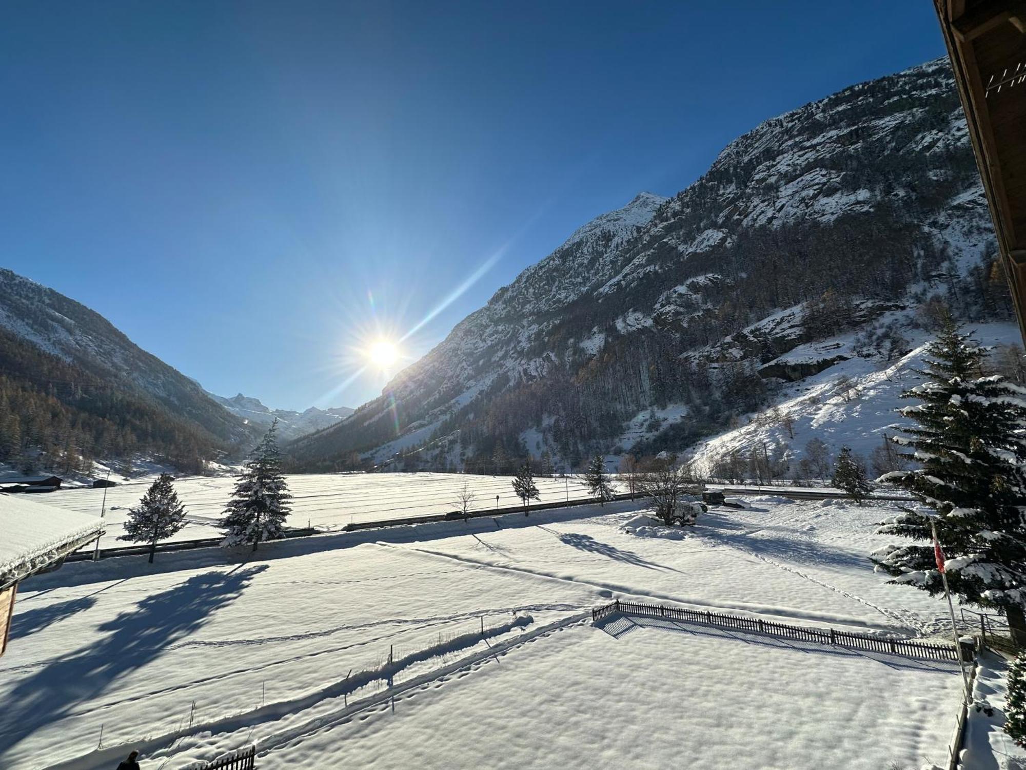 Relaxing Loft Haven Near Zermatt - Parking Free Apartment Täsch Exterior foto